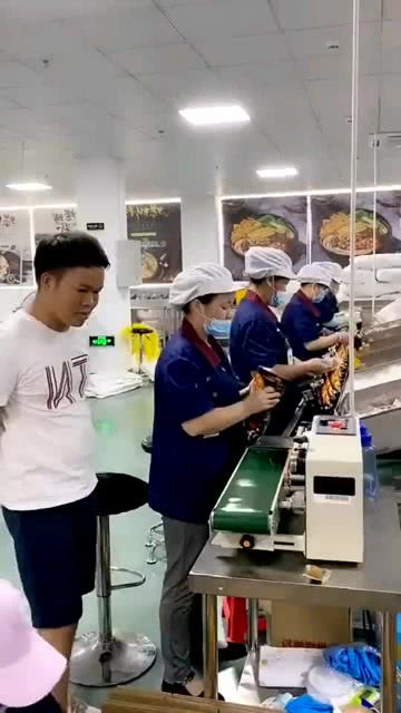 业务培训首日记 新员工与封口机的“相爱相杀”